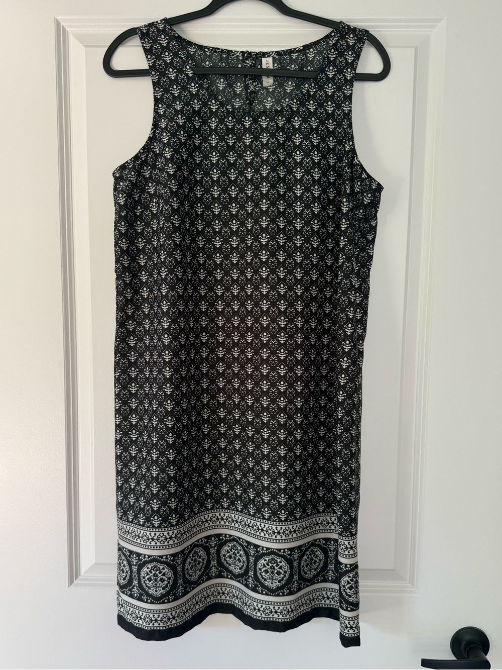 Jessica Black & White Sleeveless Midi Shift Dress